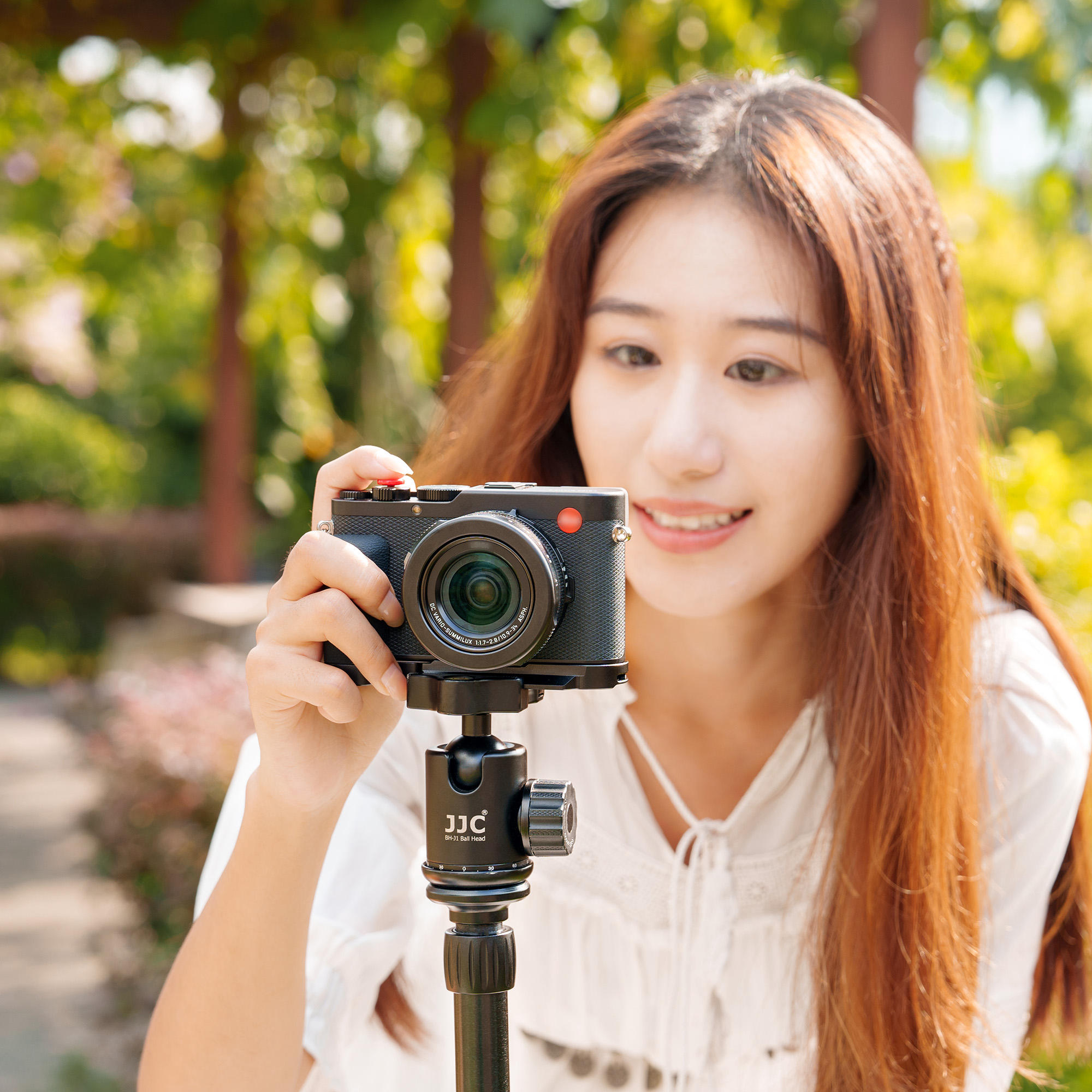 JJC HG-Q2 – L'impugnatura In Metallo Per Leica Q2 Che Stavi Cercando! Presa Comoda E Sicura, Compatibile Con Attacchi Arca Swiss, Sostituto Perfetto Della Leica 19540