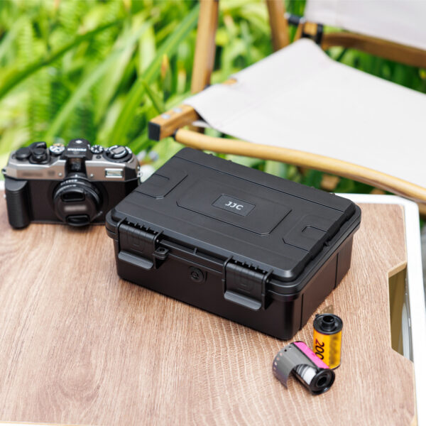 JJC Sturdy Secure 35mm Film Case Canister Holder with 15 Rolls Film Canister - Image 9